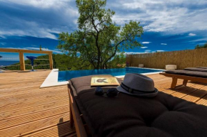Calming Area Villa with Infinity Pool